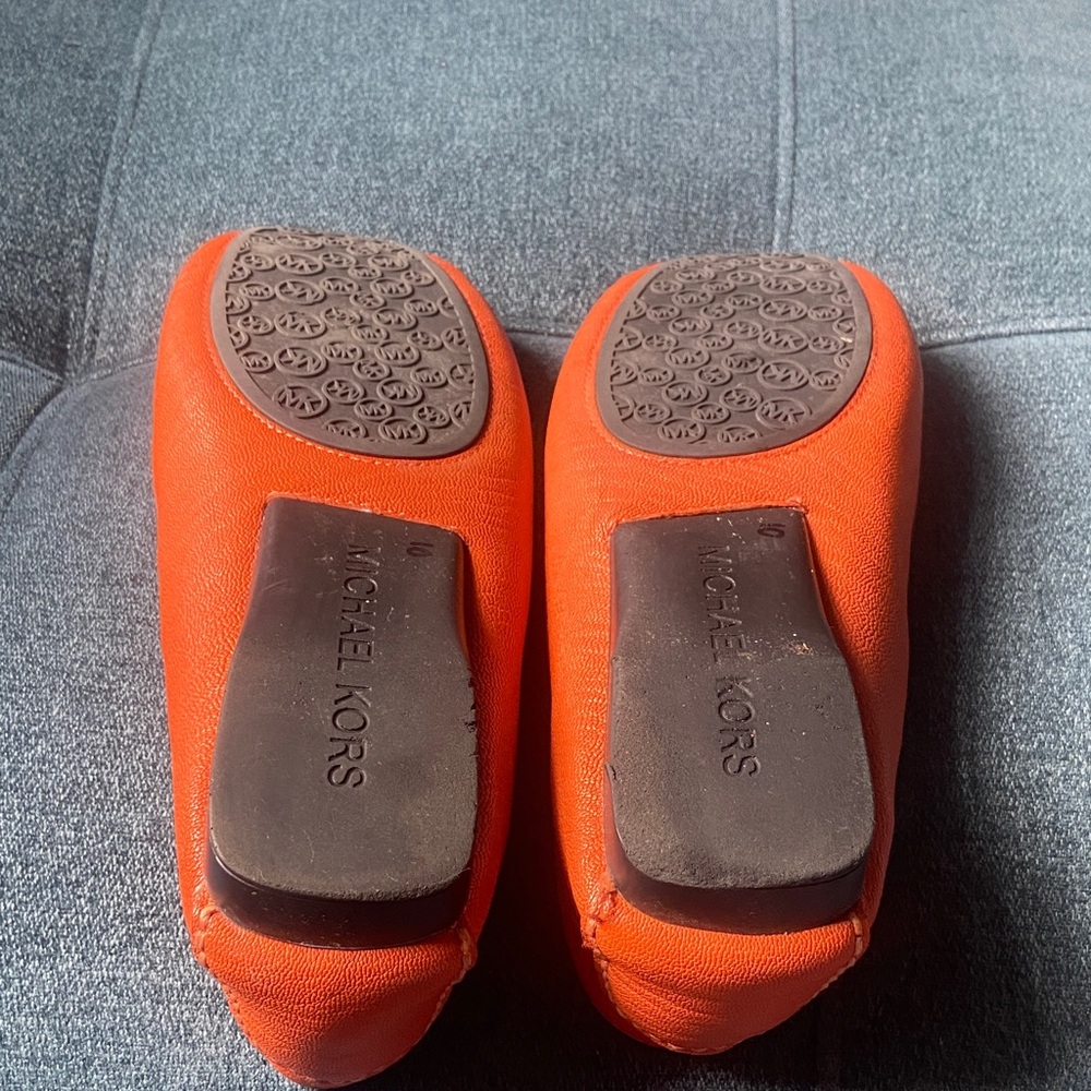 Michael Kors Orange Leather MK Logo Moccasin Loafers - Picture 4 of 9